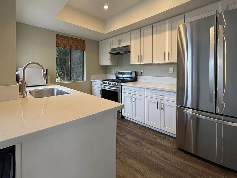 1013 W Linden St #11 — Photo 6