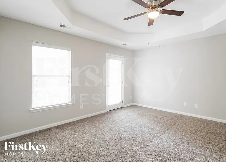 2815 Pottinger Dr — Photo 9