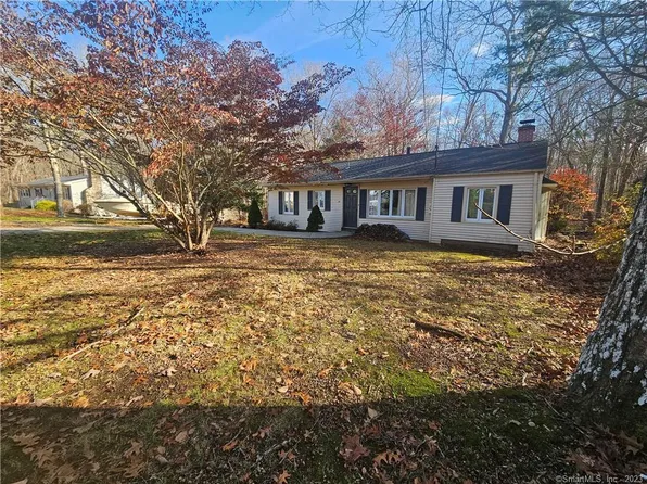 17 Center Drive, Ledyard, CT 06339