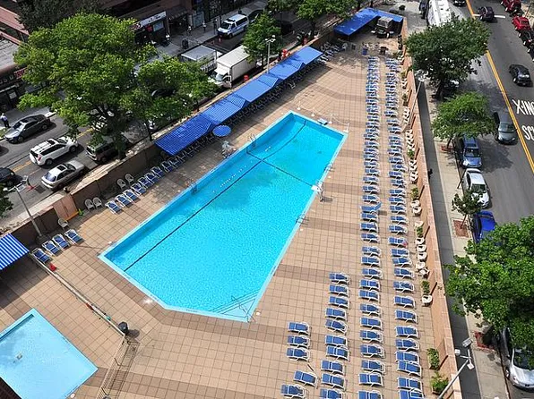 70-25 Yellowstone Boulevard image 1 of 1