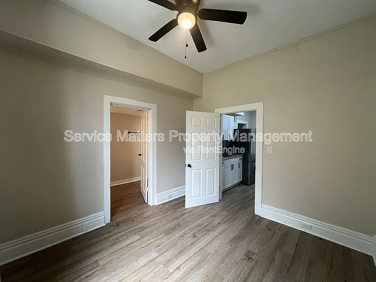 1319 W Jackson St — Photo 14