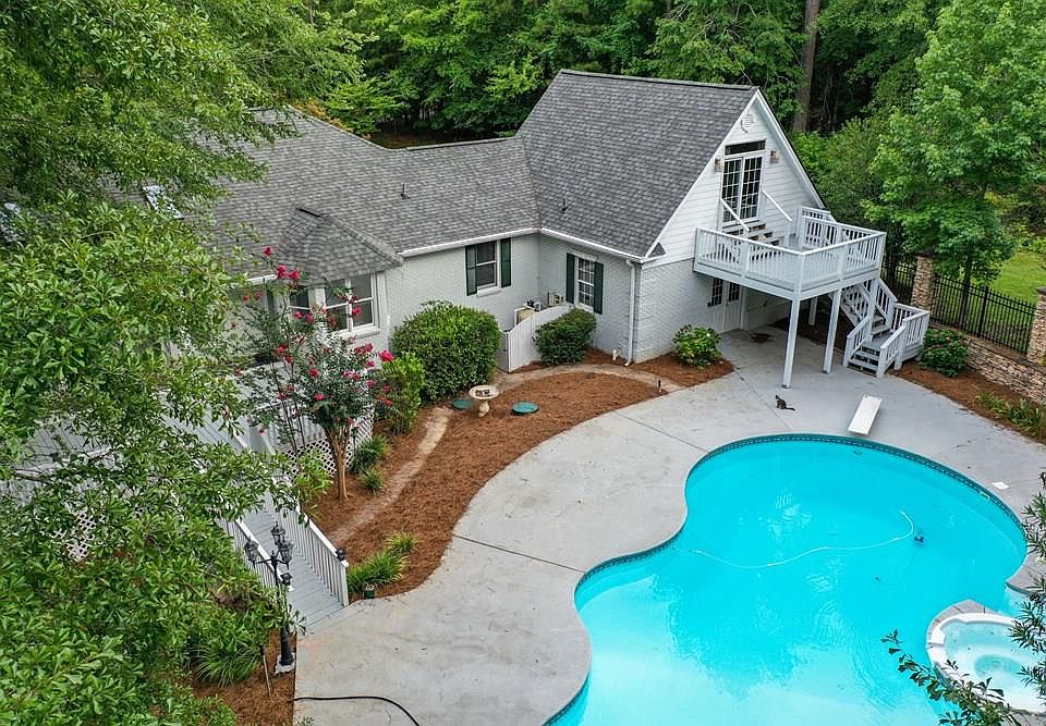 1st image of 162 Oak Leaf Cir