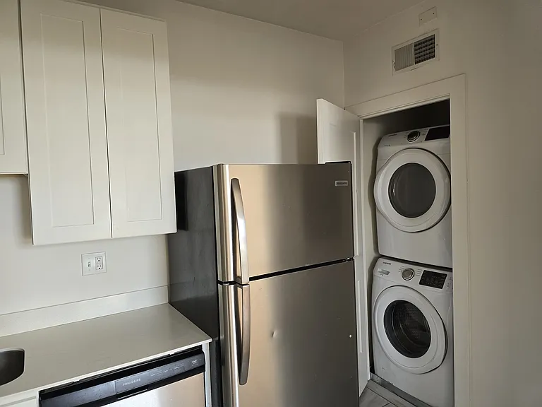 7217 Lanham Ave #202 — Photo 5