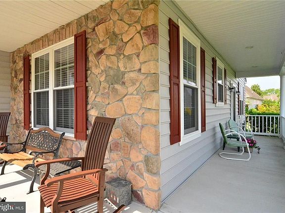 3rd image of 35594 Cedar Valley Ln