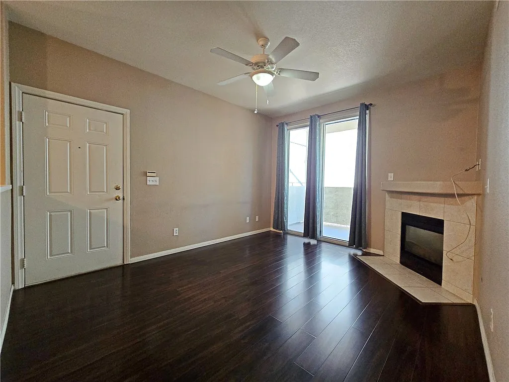 1 bed, 1.0 bath, 616 sqft, $950 — Photo 4