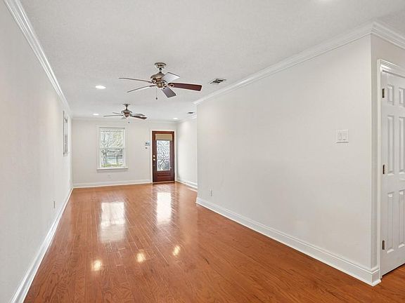 4th image of 3913 Bellview St