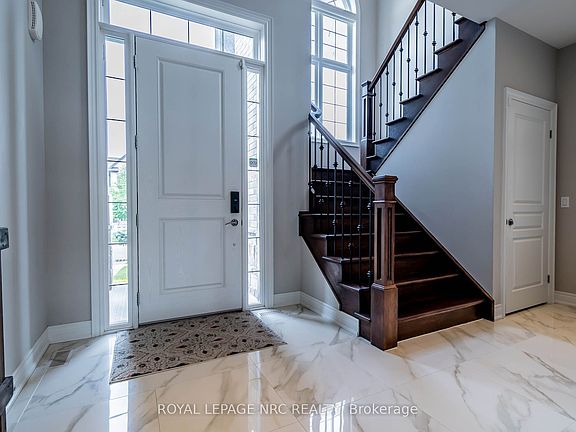 4th image of 8 Tuscany Ct