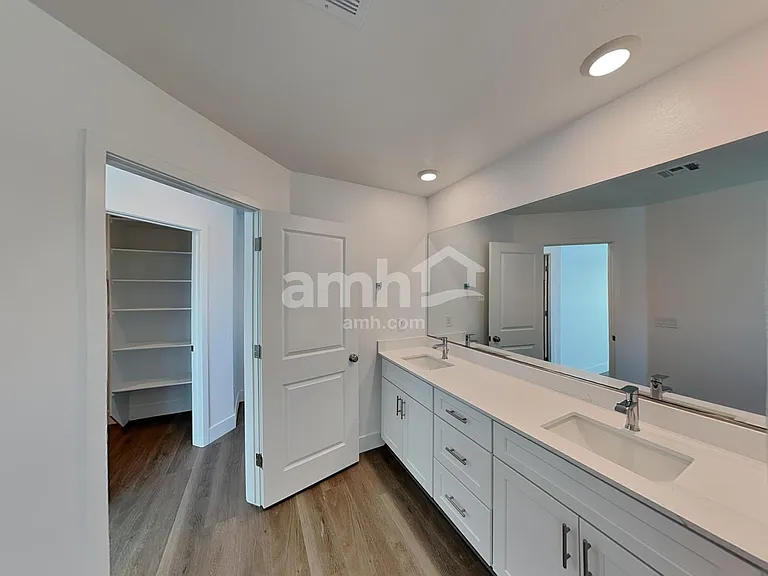 5813 Casterly Rock St — Photo 11