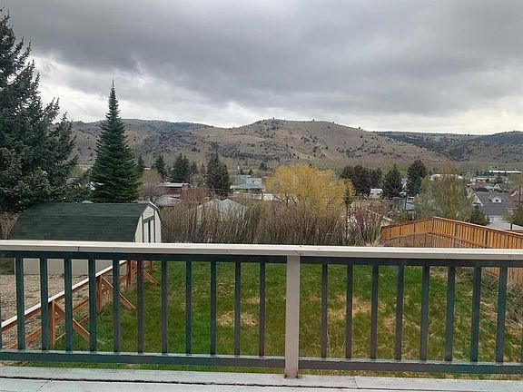 view of back yard and shed