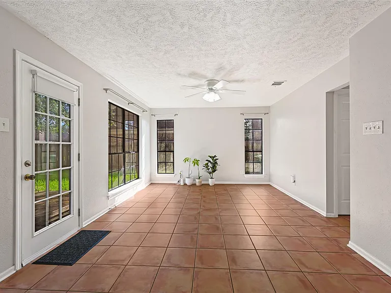 1555 Hillside Elm St — Photo 11