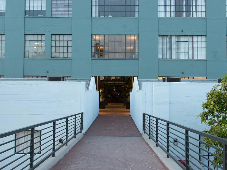420 S San Pedro St #222 — Photo 1