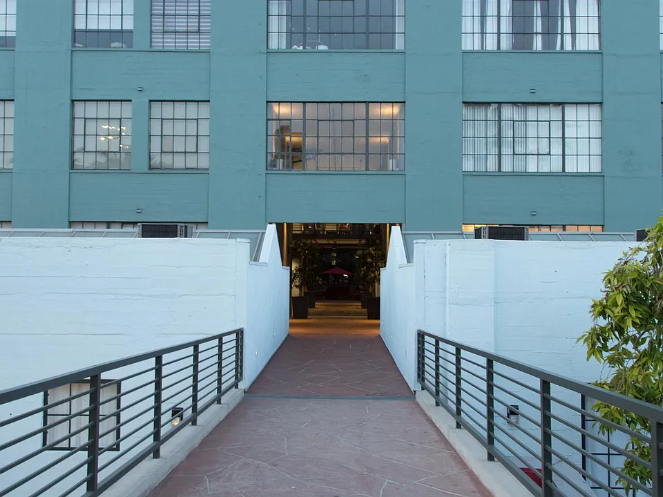 420 S San Pedro St #222