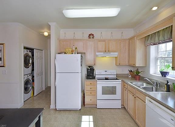4th image of 230 Beechnut Dr