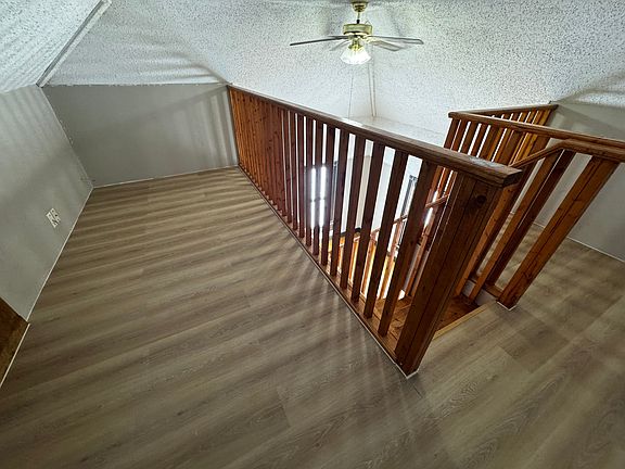 4th image of 407 Blaine St