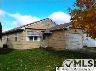 3 Brisbane Ct, Toms River, NJ 08757