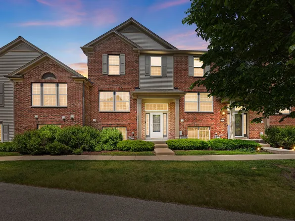 302 Devoe Dr, Oswego, IL 60543