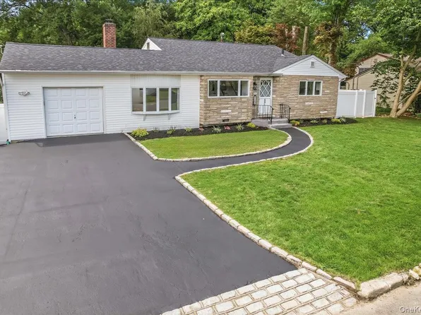 260 W 24th Street, Deer Park, NY 11729