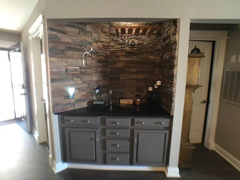 Dry Bar