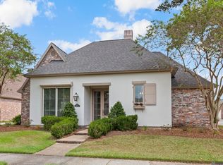 6915 Dianthus Dr, Baton Rouge, LA 70817