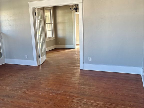 5th image of 109 S West St