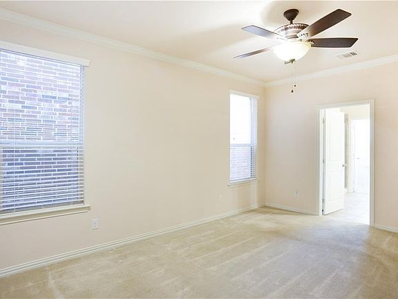 2nd image of 1013 Kyan Ln