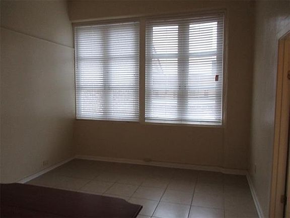 4th image of 833 Conti St #D