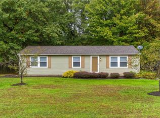 40 Leffingwell Dr, Orwell, OH 44076