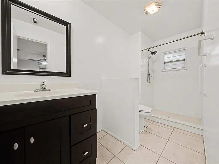 5033 Loyola Ln — Photo 15
