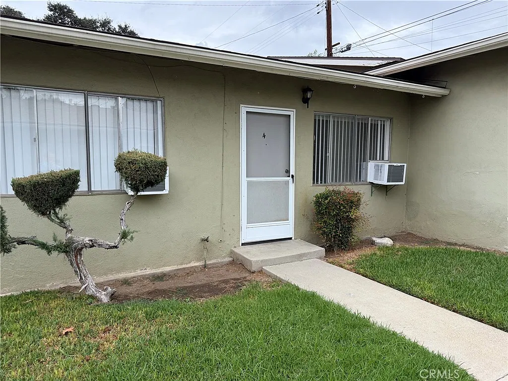 2 bed, 775 sqft, $2,300 — Photo 2