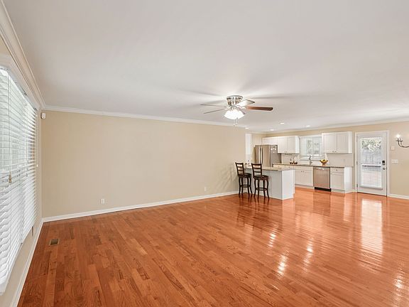 2nd image of 102 Sundown Dr
