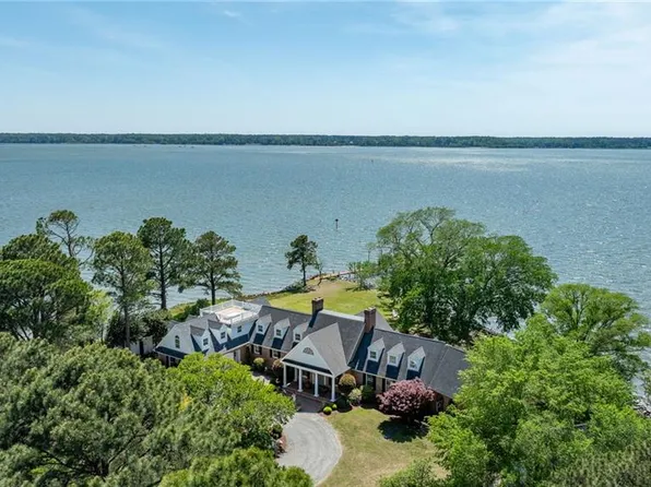 6454 Carmines Island Ln, Hayes, VA 23072