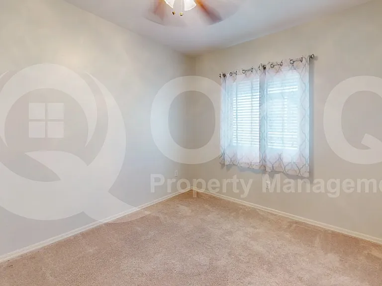 252 W Calle Media Luz — Photo 9