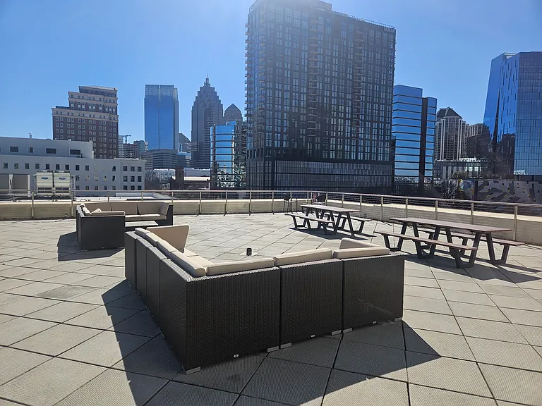1421 Peachtree St NE #305 — Photo 11