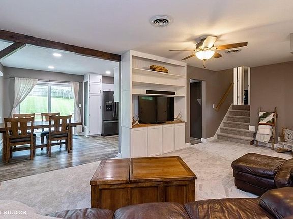 2nd image of 1208 Stephen Ct