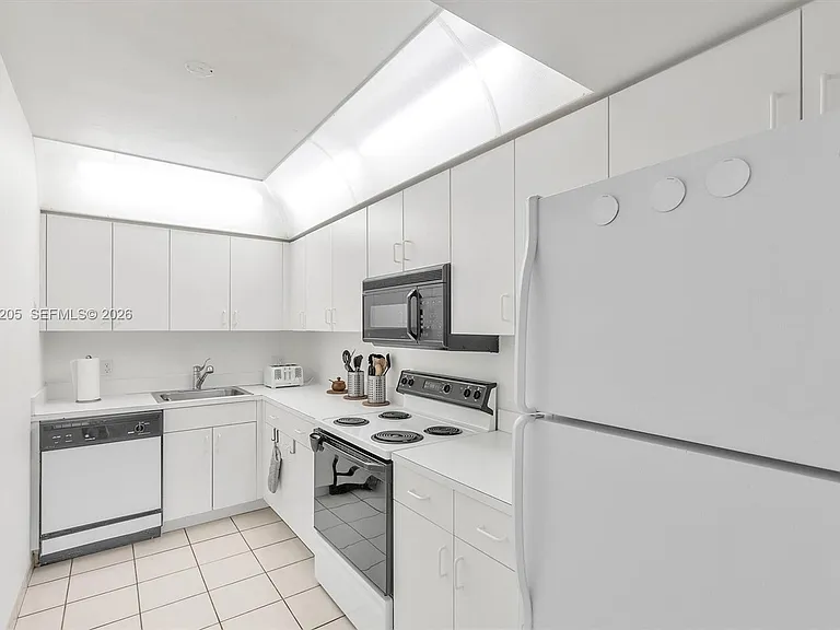 800 Claughton Island Dr #1204 — Photo 8