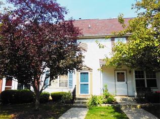 54 Colleen Ct, Kendall Park, NJ 08824