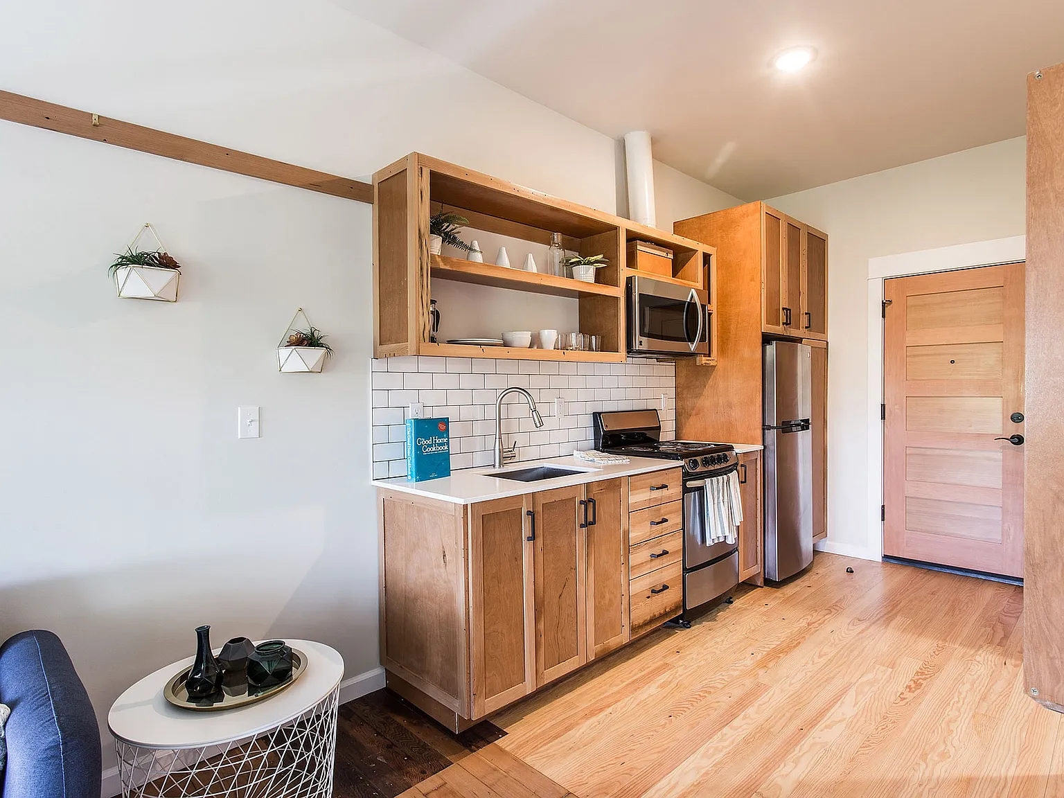 Fairmount Apartments — Photo 2