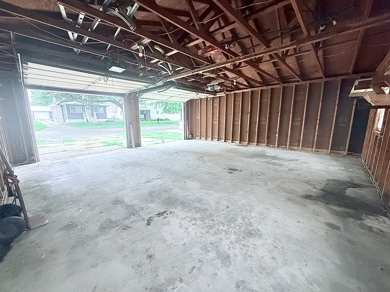 601 Clark St — Photo 27
