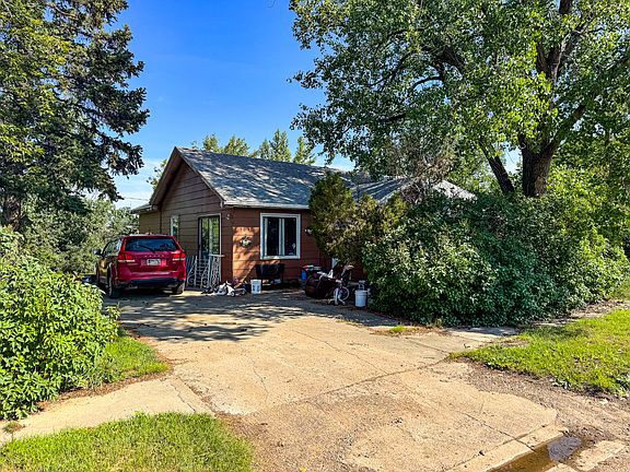 2nd image of 304 2nd Ave E