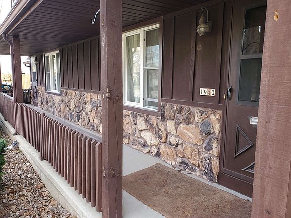 3rd image of 1940 Wood Ln
