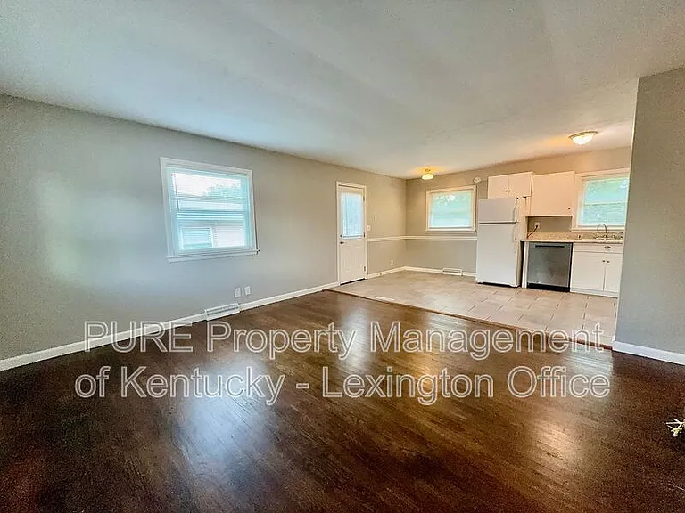 328 Harvard Dr — Photo 5