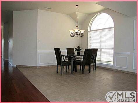4th image of 4956 Paddock Dr