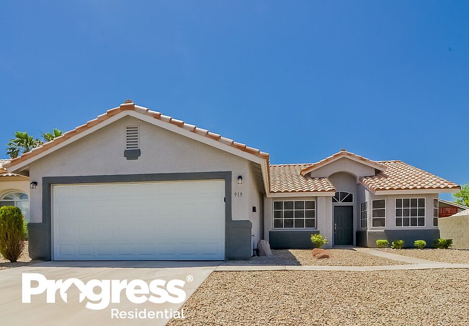 1st image of 919 Blue Arroyo Dr