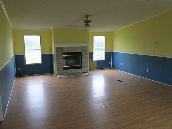 3rd image of 240 SW County Road 2344
