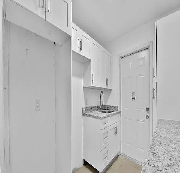 809 NW 15th Ave #4 — Photo 2