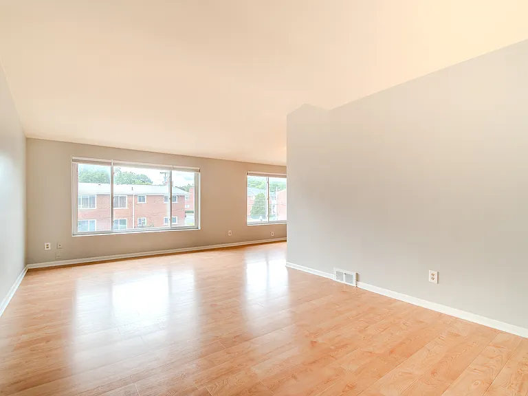 361 N Eton St #5 — Photo 3