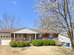 1461 Friar Tuck Ln, Saint Louis, MO 63125
