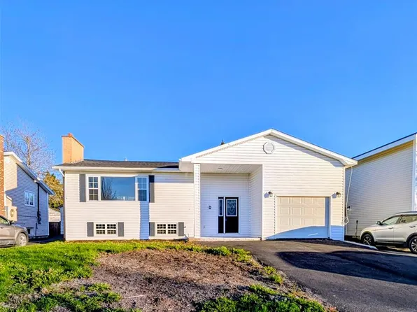 8 Gordon Street, Gander, NL A1V1Z9