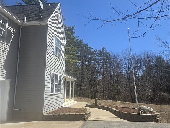 3rd image of 1113 West Rd