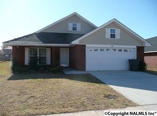207 Shadow Cove Dr SW, Huntsville, AL 35824